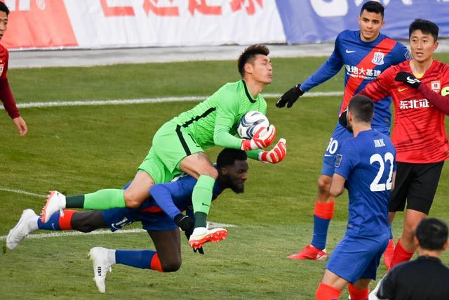 利物浦与阿森纳争夺巴尔科拉，转会费高达1.45亿镑